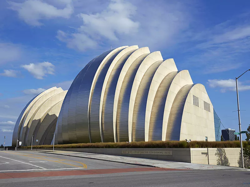 Cales son os requisitos de mantemento dos edificios do Museo de Aceiro?