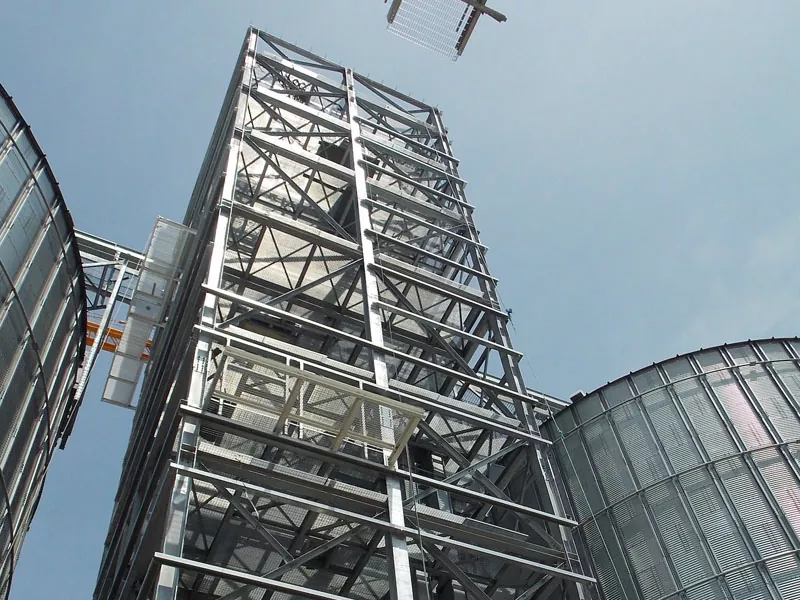 Cal é o papel das torres de estrutura de aceiro na infraestrutura moderna?